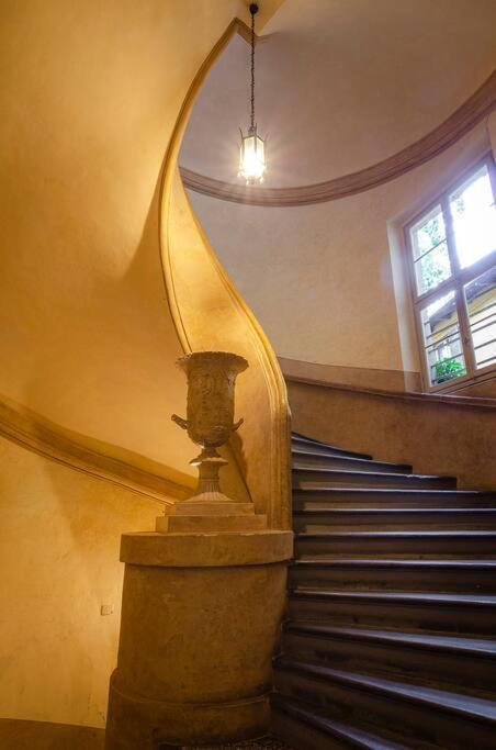 Casa Aldrovandi: Elegante E In Centro Storico Bologna Kültér fotó