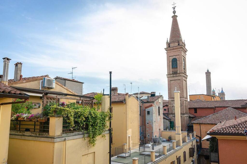 Casa Aldrovandi: Elegante E In Centro Storico Bologna Kültér fotó